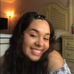 Meet your Posher, Alexandra